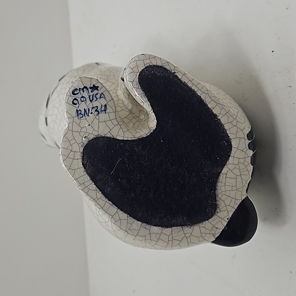 Dedham Pottery / Potting Shed 5 1/2 in. Bunny - Picture 5 of 5